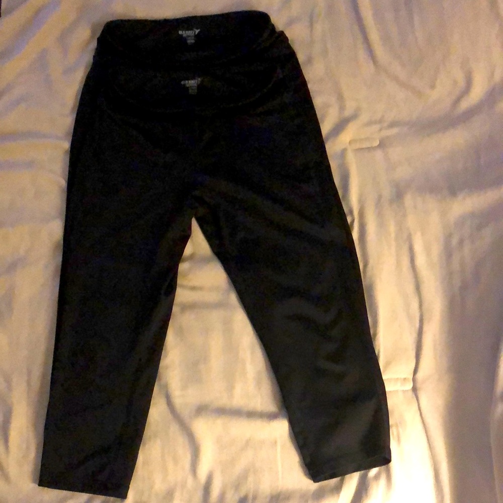 2 pair of girl’s old navy active black leggings size L (10/12)